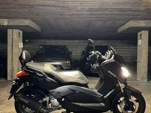 XMAX 250 R MOMO DESIGN