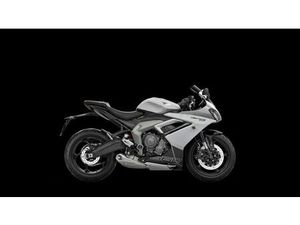 TRIUMPH DAYTONA 660 - JETZT BESTELLBAR!