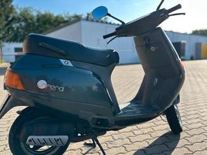 PIAGGIO SFERA 50 ROLLER - KLASSIKER IN GRAU
