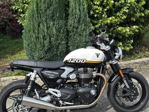 TRIUMPH SPEED TWIN