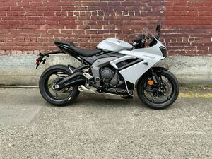 2025 TRIUMPH DAYTONA 660