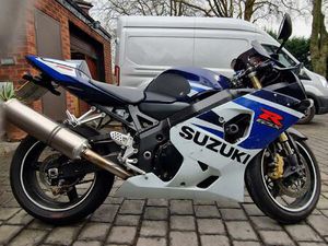SUZUKI GSX-R750 SUPER SPORTS PETROL MANUAL (152 PS) 749 CC