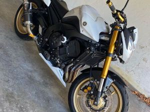 YAMAHA FZ8
