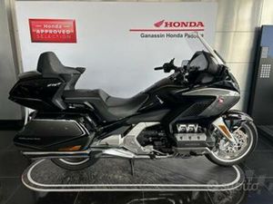 HONDA GL 1800 GOLD WING TOUR DCT