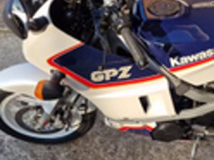 KAWASAKI GPZ 600R