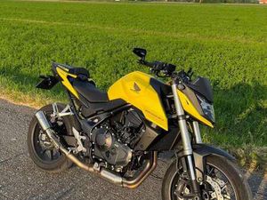 HONDA CB 750 GIALLO