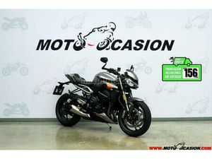 TRIUMPH - STREET TRIPLE 765