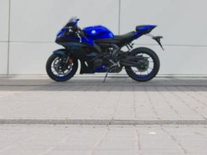 YAMAHA R7 (QUICKSHIFTER + 48 PS)