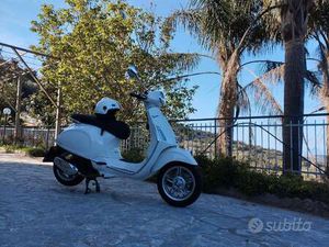 VESPA PRIMAVERA 125 BIANCO