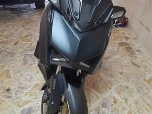 YAMAHA - XMAX