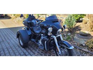 HARLEY-DAVIDSON TRI GLIDE ULTRA – SCHWARZ – EZ 02/2023 – 9.500 KM