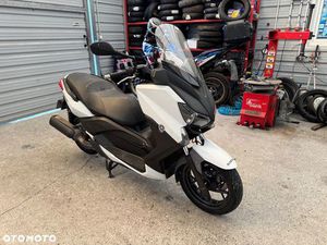 YAMAHA X-MAX