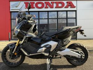 HONDA X-ADV 750 2025 750 CM3 | SCOOTER | 600 KM | NOIR | 38300 BOURGOIN JALLIEU