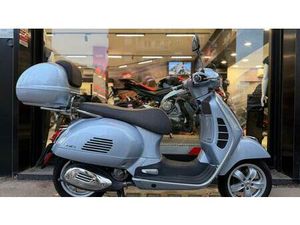 VENDO VESPA GTS 300 HPE (2021 - 22) USATA A ROMA (CODICE 9920196) - MOTO.IT