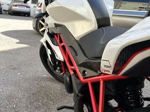 MOTA BENELLI BN 125 - COMO NOVA CARCAVELOS E PAREDE