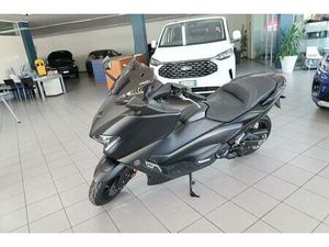 YAMAHA TMAX 560