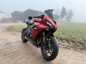TRIUMPH DAYTONA 660 TOP ZUSTAND