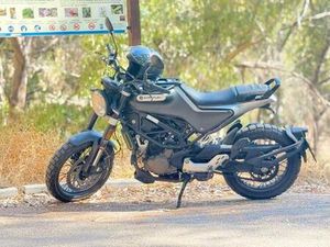 HUSQVARNA - SVARTPILEN 125