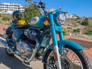 ROYAL ENFIELD - 650 CLASSIC