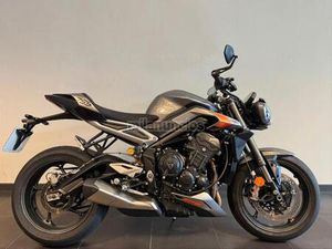TRIUMPH - STREET TRIPLE 765