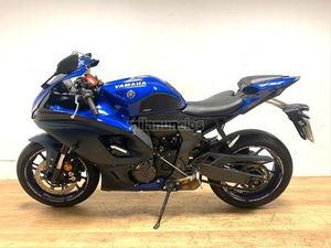 YAMAHA - R7