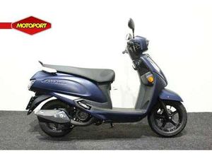 SUZUKI ADDRESS 125 ZWART