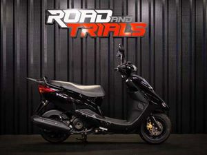 2009 YAMAHA XC 125 E VITY SCOOTER - ONLY 1078 MILES FROM NEW!