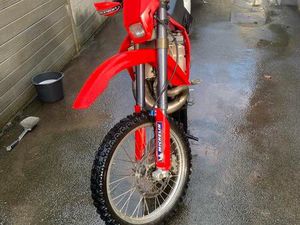 ② GASGAS EC250 CROSS MOTOR