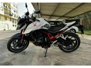 CB 750 HORNET 2024 COM 9900KM VÁRIOS EXTRAS MALVEIRA E SÃO MIGUEL DE ALCAINÇA