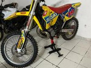 SUZUKI RM 250