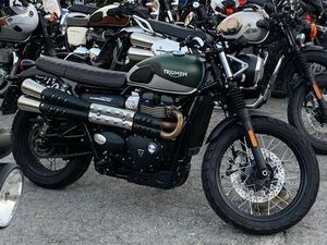 TRIUMPH STREET SCRAMBLER 900 CC VERDE