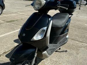 ROLLER PIAGGIO FLY 125 CCM SEHR GUT
