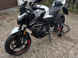 CFMOTO 450NK TOP GEPFLEGT!!