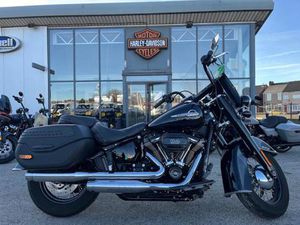 2019 HARLEY-DAVIDSON SOFTAIL FLHCS HERITAGE CLASSIC 114 FLHCS VIVID BLACK (19MY) CUSTOM/CRUISER P...