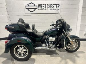 2021 HARLEY-DAVIDSON® TRI GLIDE® ULTRA SNAKE VENOM FLHTCUTG
