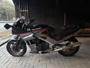 ZWEI KAWASAKI GPZ 509 S BASTLER