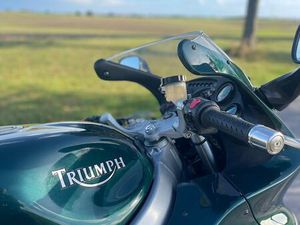 TRIUMPH SPRINT ST