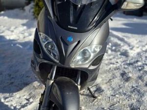 SKUTER PIAGGIO X9 500 CCM³ STRZELCE KRAJEŃSKIE