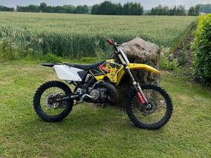 SUZUKI RM 250