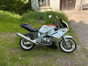 YAMAHA FZR 600