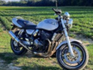 SUZUKI GSX 750 INAZUMA