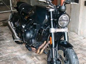 BRIXTON CROSSFIRE 500 MIT ZUBEHÖR