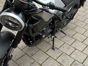 BRIXTON CROSSFIRE 125 CCM MOTORRAD