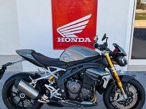 TRIUMPH SPEED TRIPLE 1200 RS