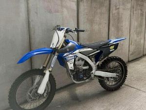 YAMAHA YZ450F 2017 / LIGNE AKRAPOVIC