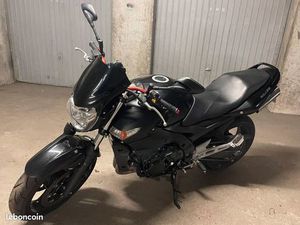 SUZUKI 600 GSR FULL BLACK