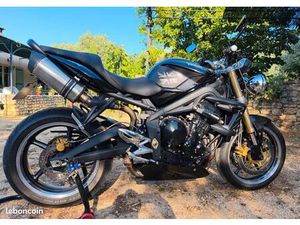 TRIUMPH STREET TRIPLE 675 (R)