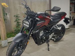 MOTO CB 125 R