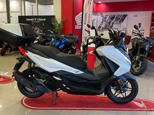 HONDA FORZA 125 TOP BOX-2025-150KMS- À PARTIR DE 99/MOIS SANS APPORT