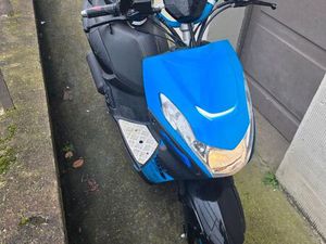 PEUGEOT STREETZONE 4T 2023